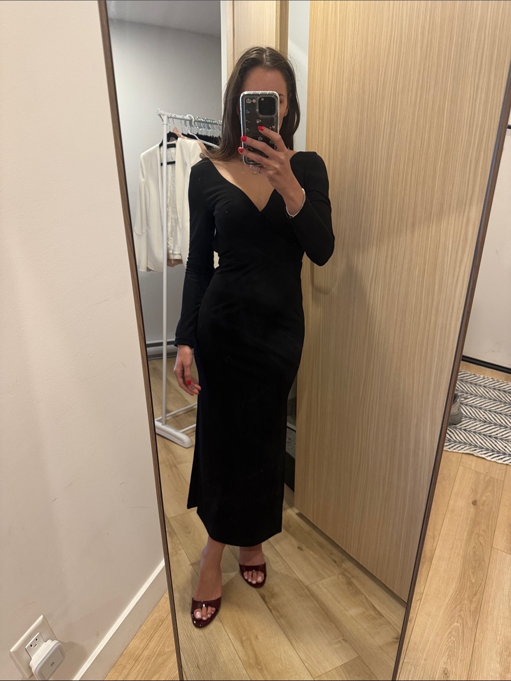Abyss By Abby Black Long Sleeve V-Neck Midi Dress